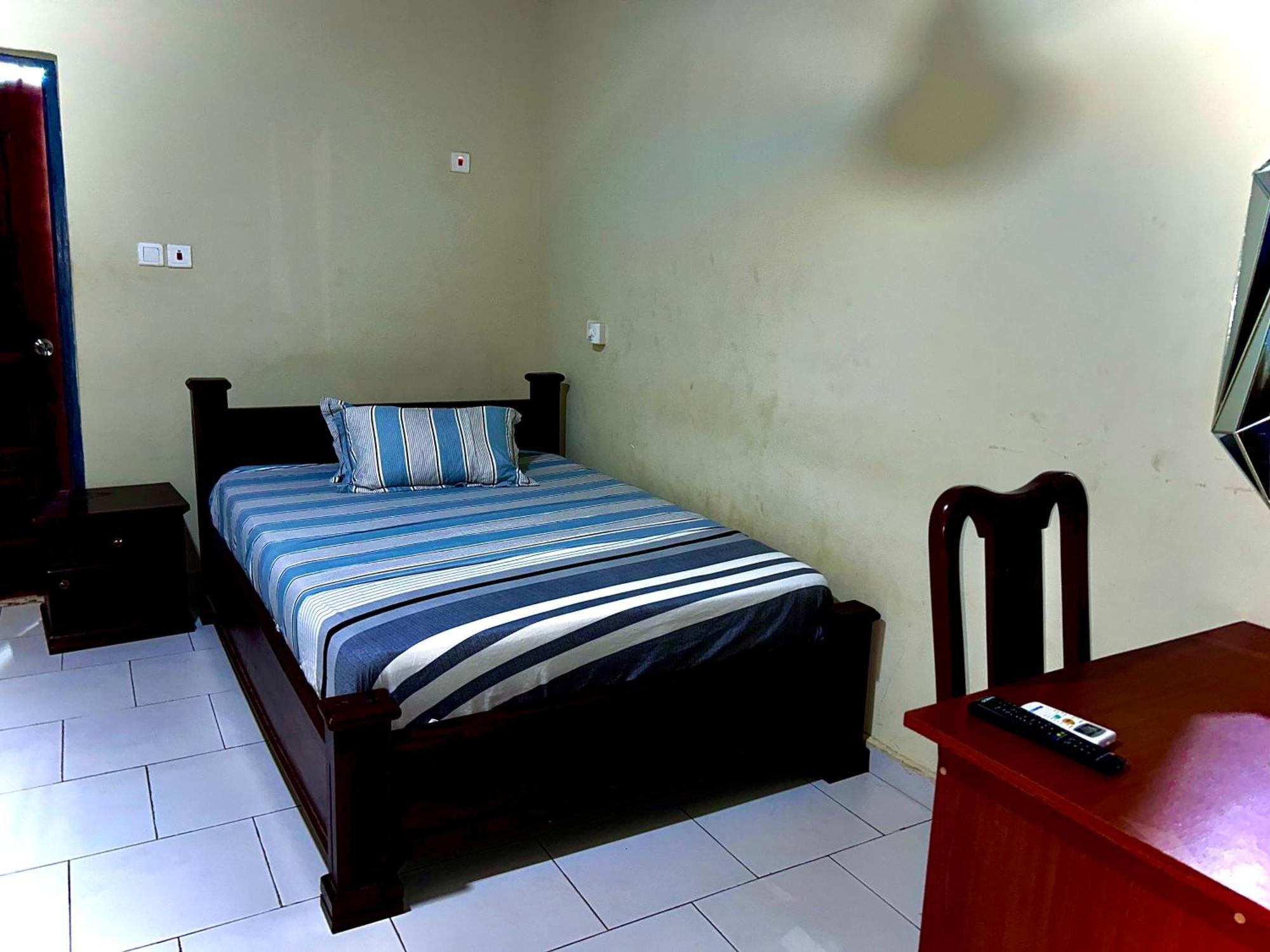 Jessie Hotel Adenta Екстериор снимка