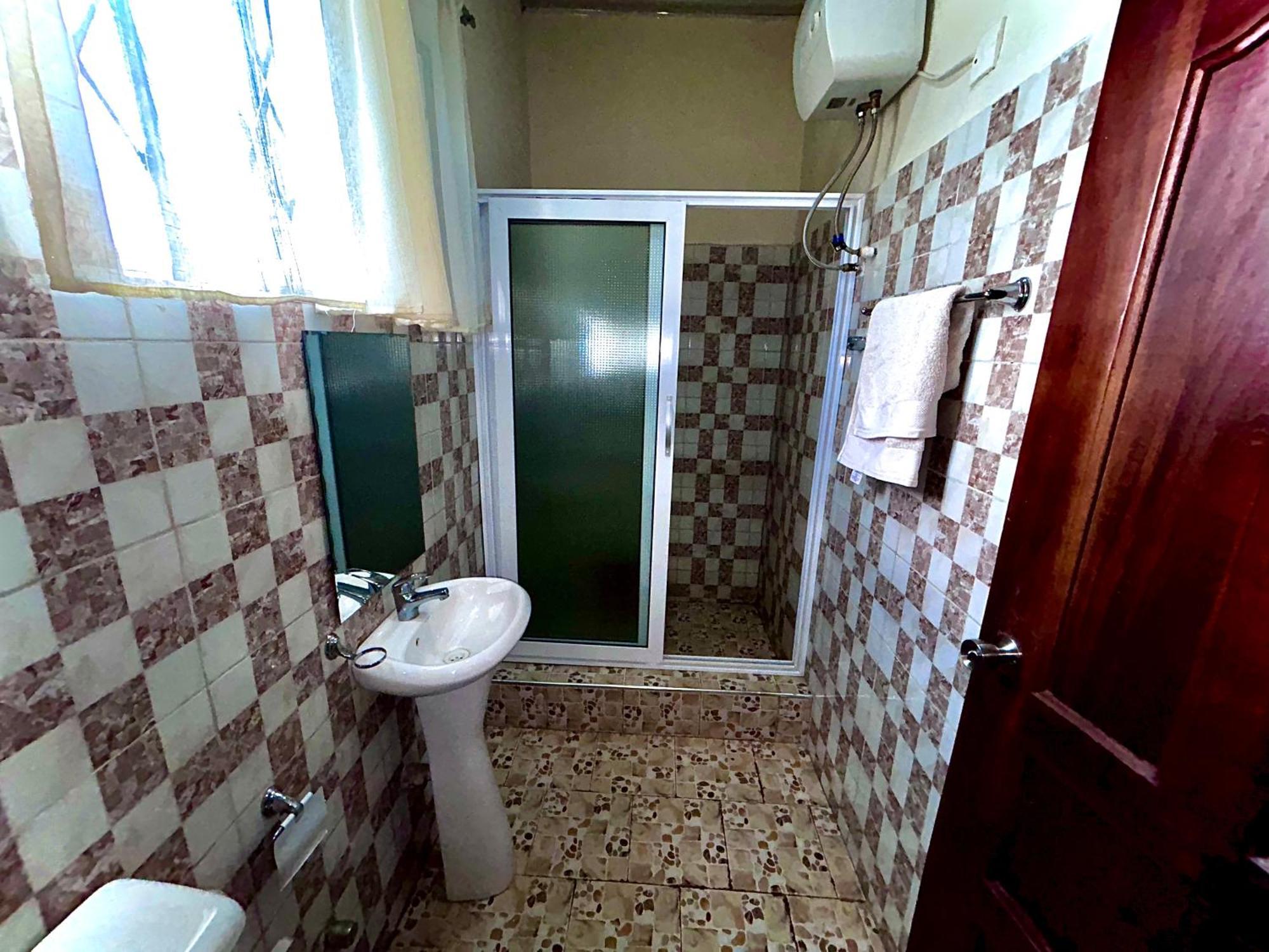 Jessie Hotel Adenta Екстериор снимка
